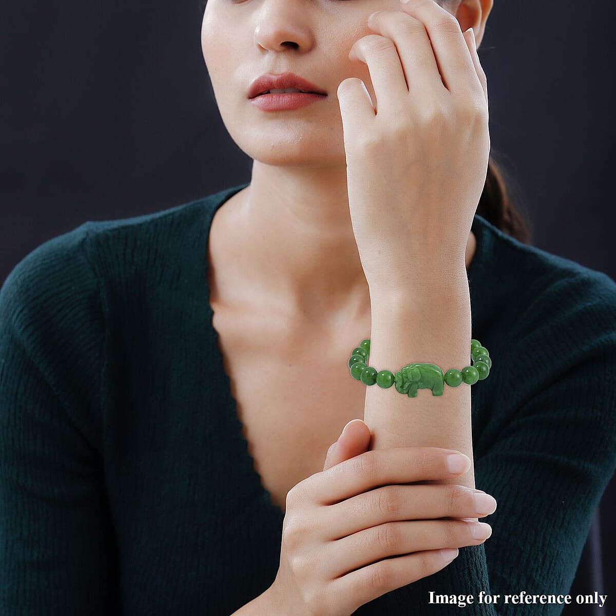 Green Jade (D) 178.00 ctw Carved Elephant and Beaded Stretch Bracelet image number 2