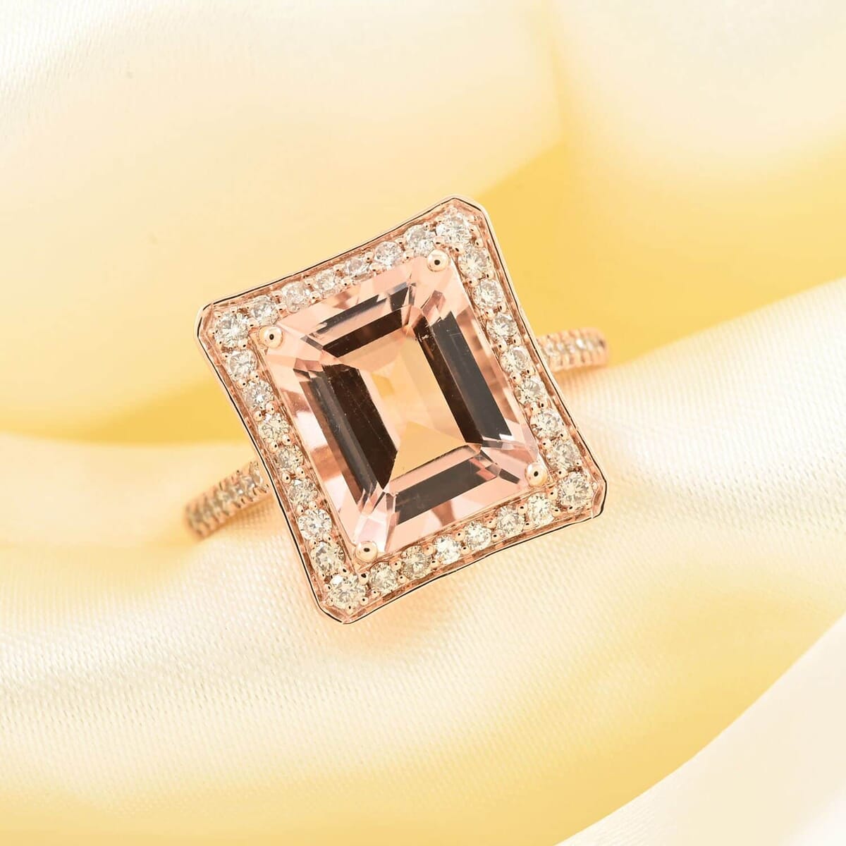 Certified and Appraised Luxoro 14K Rose Gold AAA Marropino Morganite and G-H I2 Diamond Halo Ring (Size 8.5) 4.35 Grams 4.80 ctw image number 1
