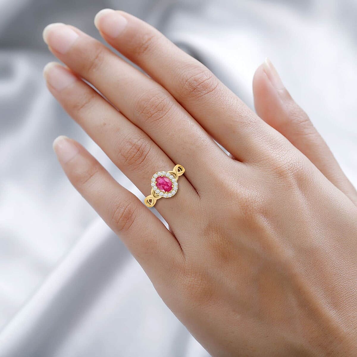Certified & Appraised Iliana AAA Mozambique Ruby and G-H SI Diamond 1.25 ctw Infinity Shank Ring in 18K Yellow Gold (Size 11.0) 4.05 Grams image number 2