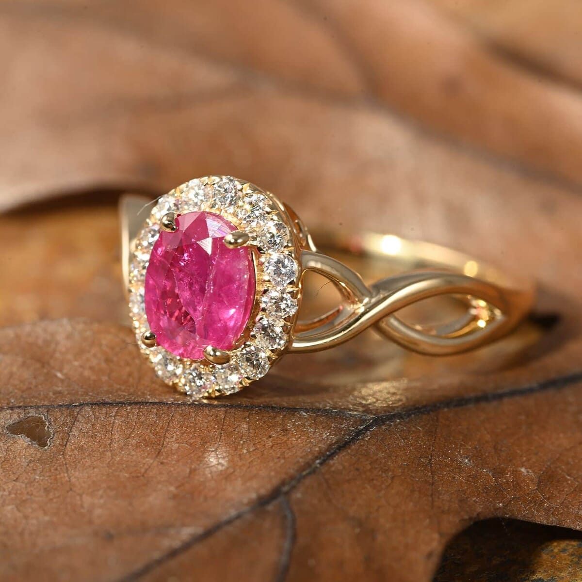 Certified & Appraised Iliana AAA Mozambique Ruby and G-H SI Diamond 1.25 ctw Infinity Shank Ring in 18K Yellow Gold (Size 7.5) 4.05 Grams image number 1