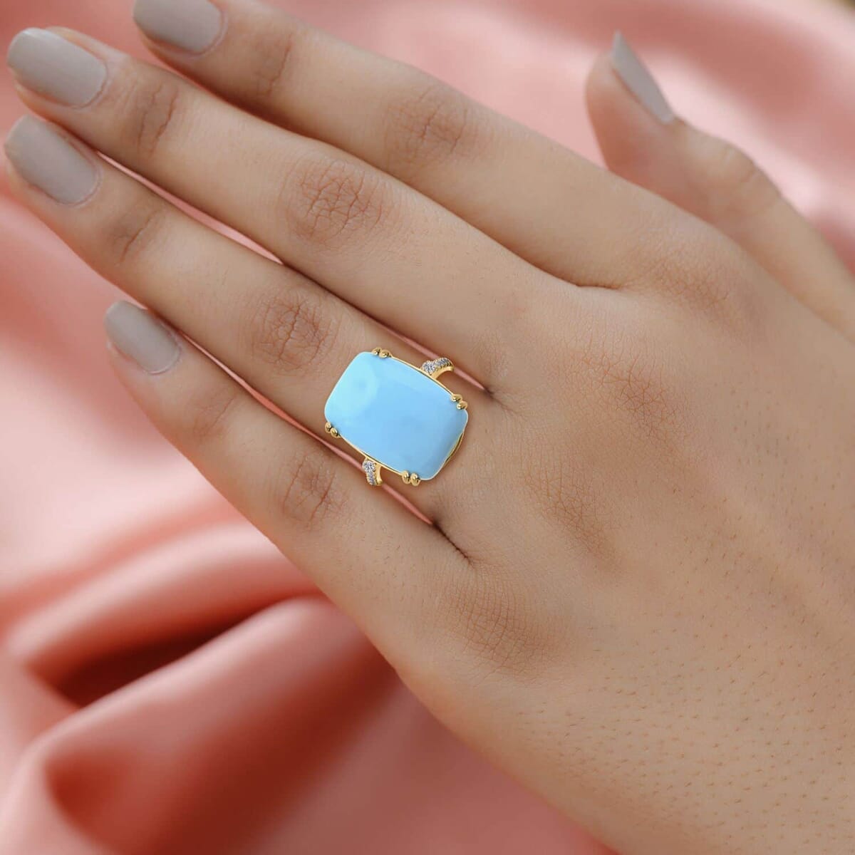 Certified & Appraised Luxoro 14K Yellow Gold AAA Sleeping Beauty Turquoise and G-H I2 Diamond Ring (Size 6.5) 11.00 ctw image number 2