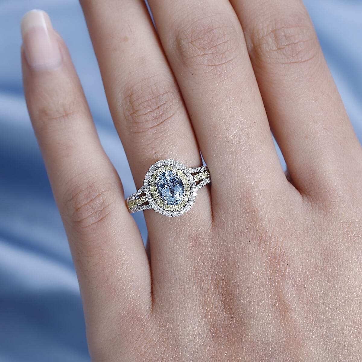 Luxoro Premium Santa Maria Aquamarine, I2-I3 Natural Yellow and White Diamond 1.65 ctw Ring in 10K White Gold (Size 7.0) 4.35 Grams image number 2