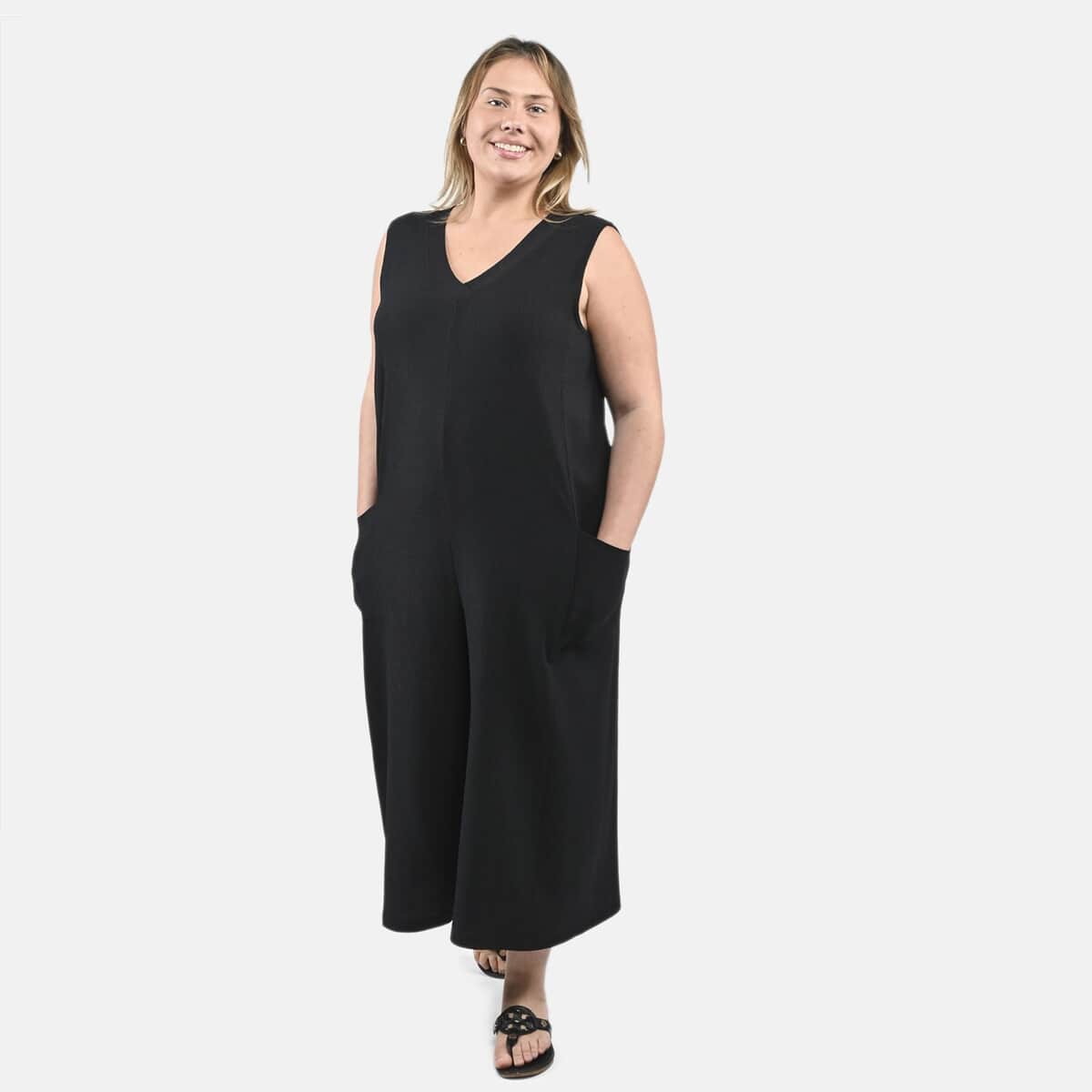 Tamsy Black Solid Textured Double Rib Knit V-Neck Jumpsuit - S image number 0