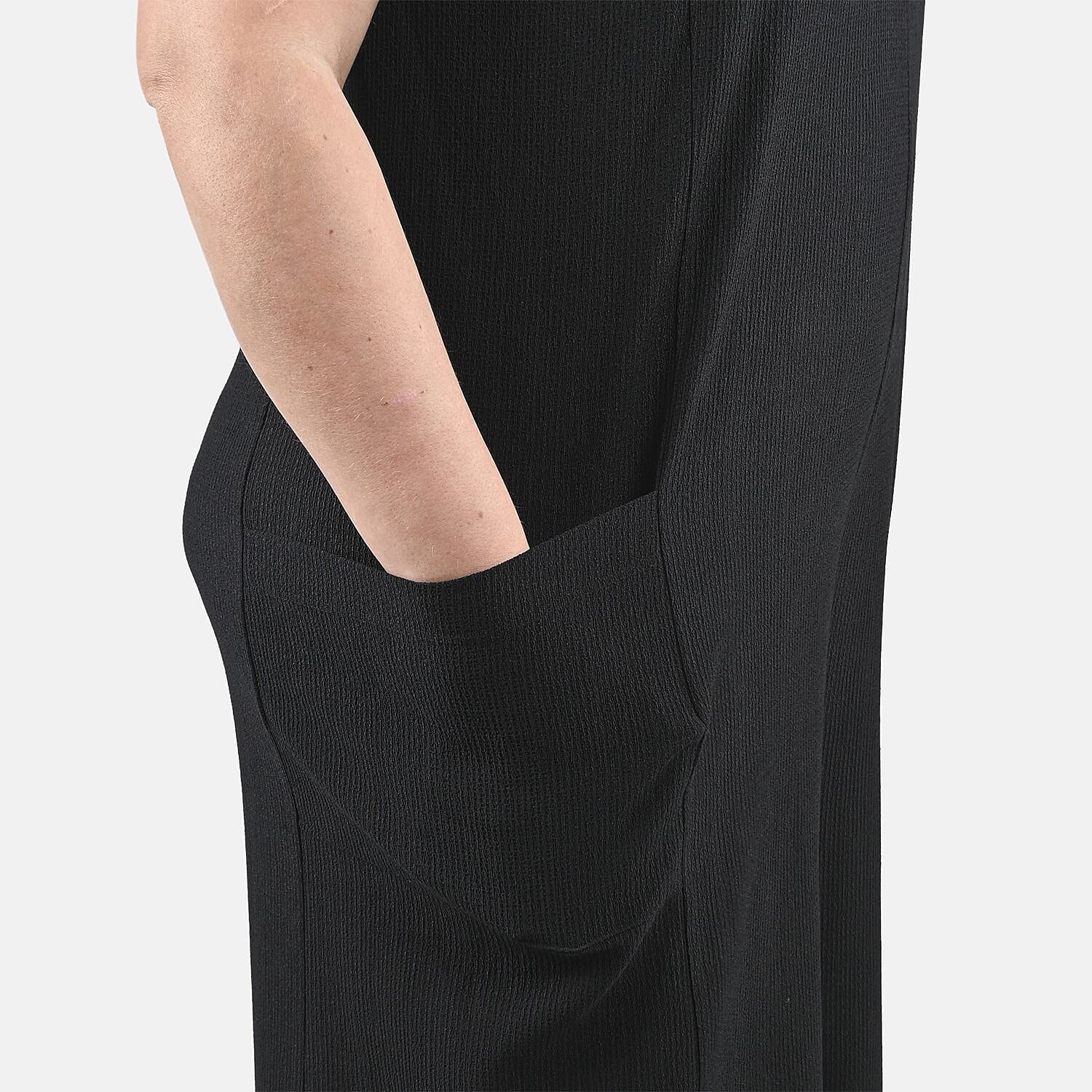 Tamsy Black Solid Textured Double Rib Knit V-Neck Jumpsuit - S
