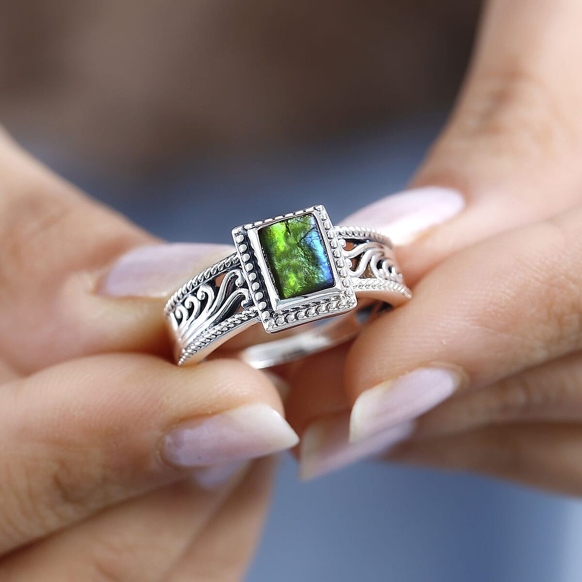 Artisan Crafted Canadian Ammolite Ring in Sterling Silver (Size 7.0) image number 2