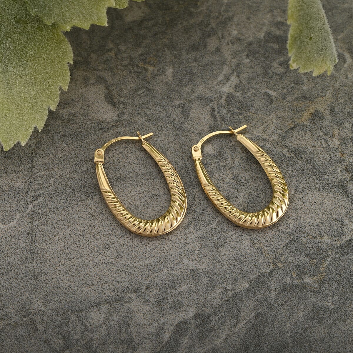 14K Yellow Gold Textured Hoop Earrings 0.55 Grams image number 1