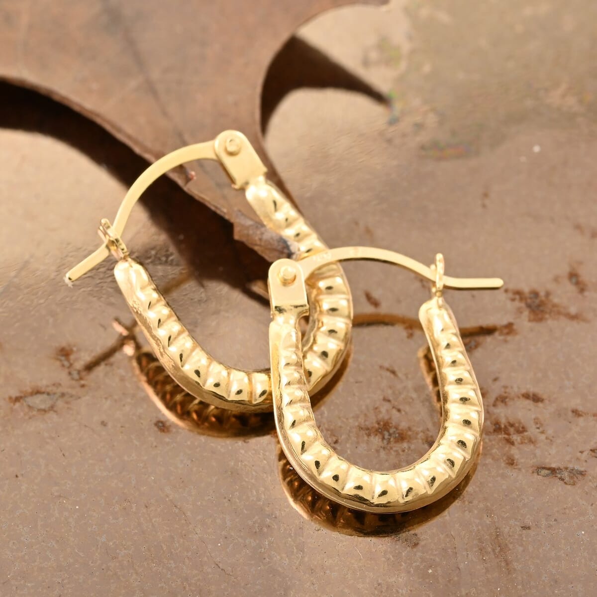14K Yellow Gold Hoop Earrings 0.34 Grams image number 1
