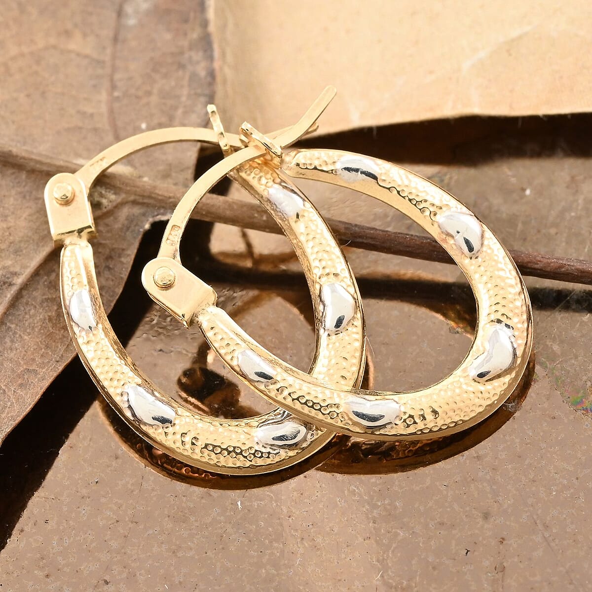 14K Yellow Gold Hoop Earrings 0.37 Grams image number 1