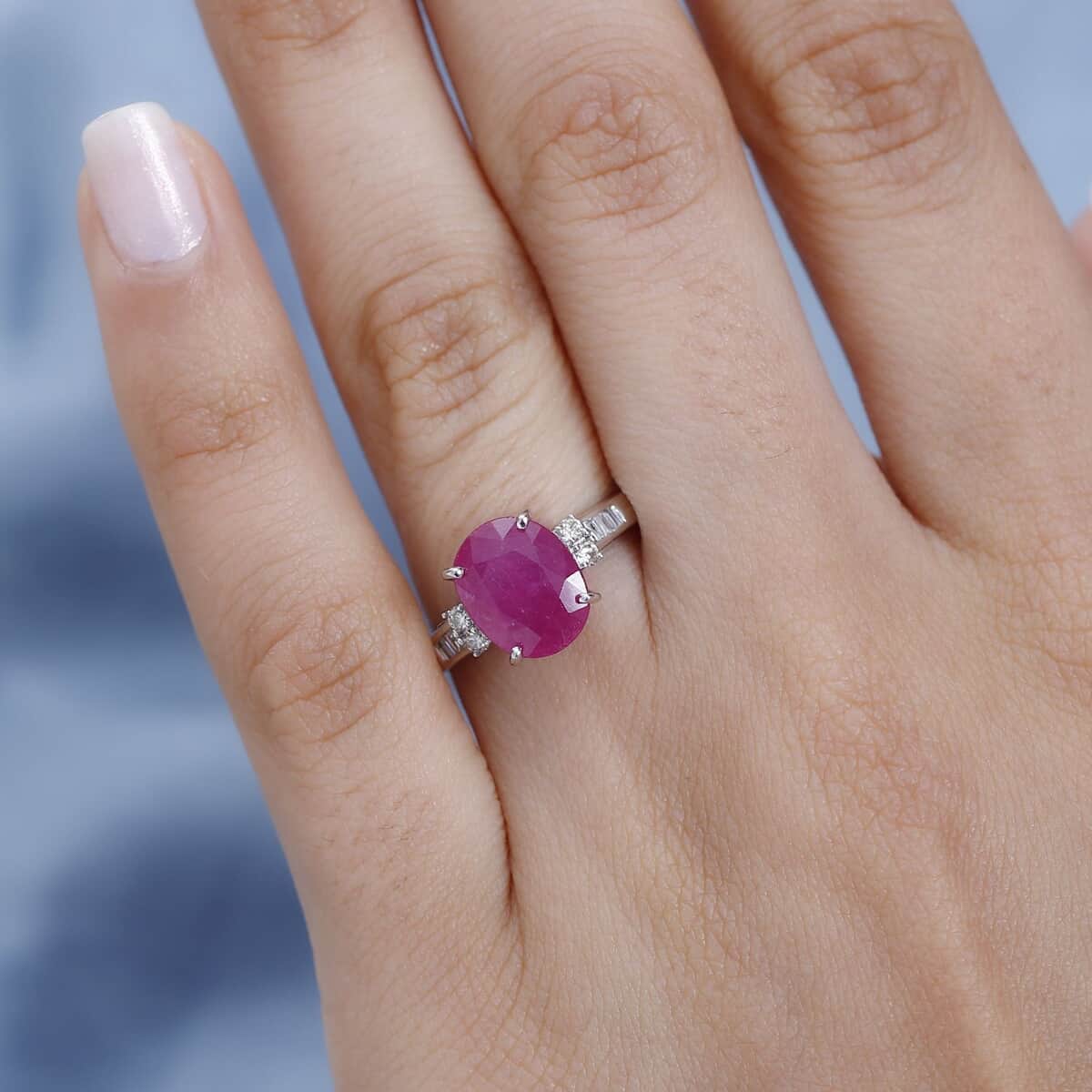 Luxoro 14K White Gold AAA Mozambique Ruby and G-H I2 Diamond Ring (Size 6.0) 3.25 ctw image number 2