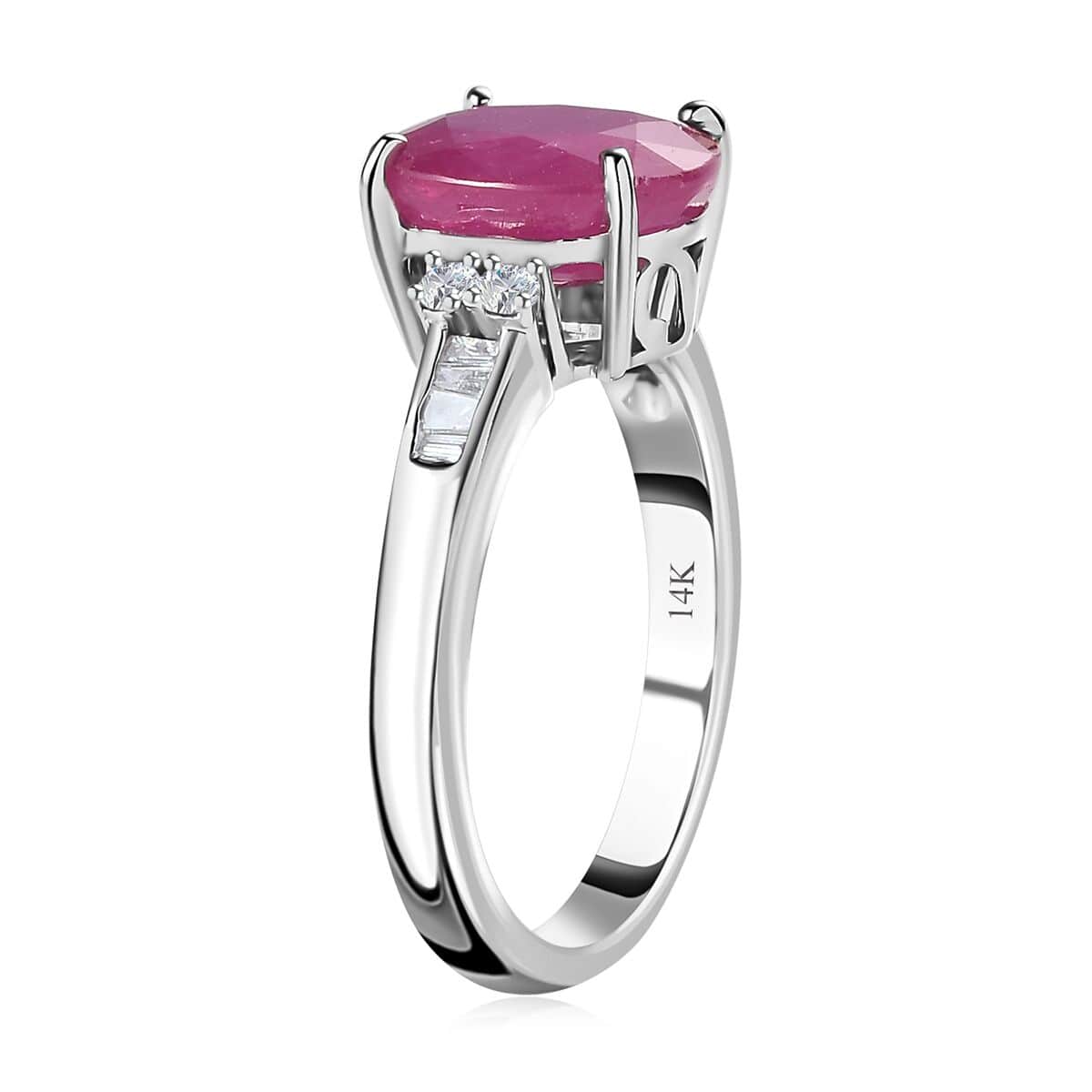 Luxoro 14K White Gold AAA Montepuez Ruby and G-H I2 Diamond Ring (Size 7.0) 3.25 ctw image number 3