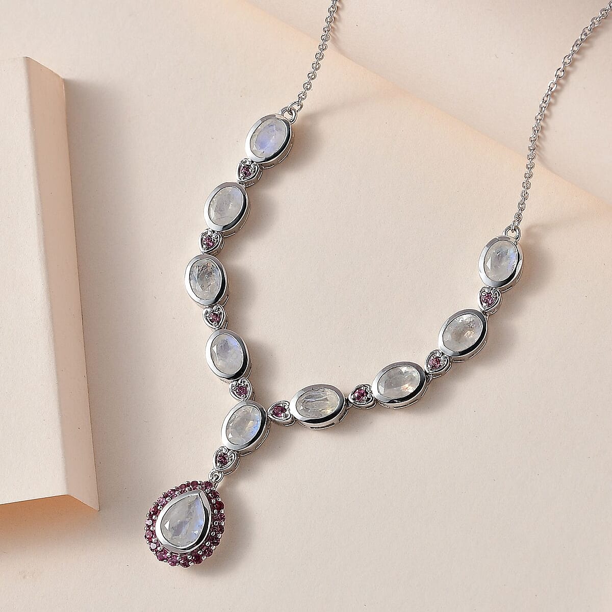 Premium Moon Glow Moonstone and Lotus Garnet Necklace 18-20 Inches in Platinum Over Sterling Silver 8.85 ctw image number 1