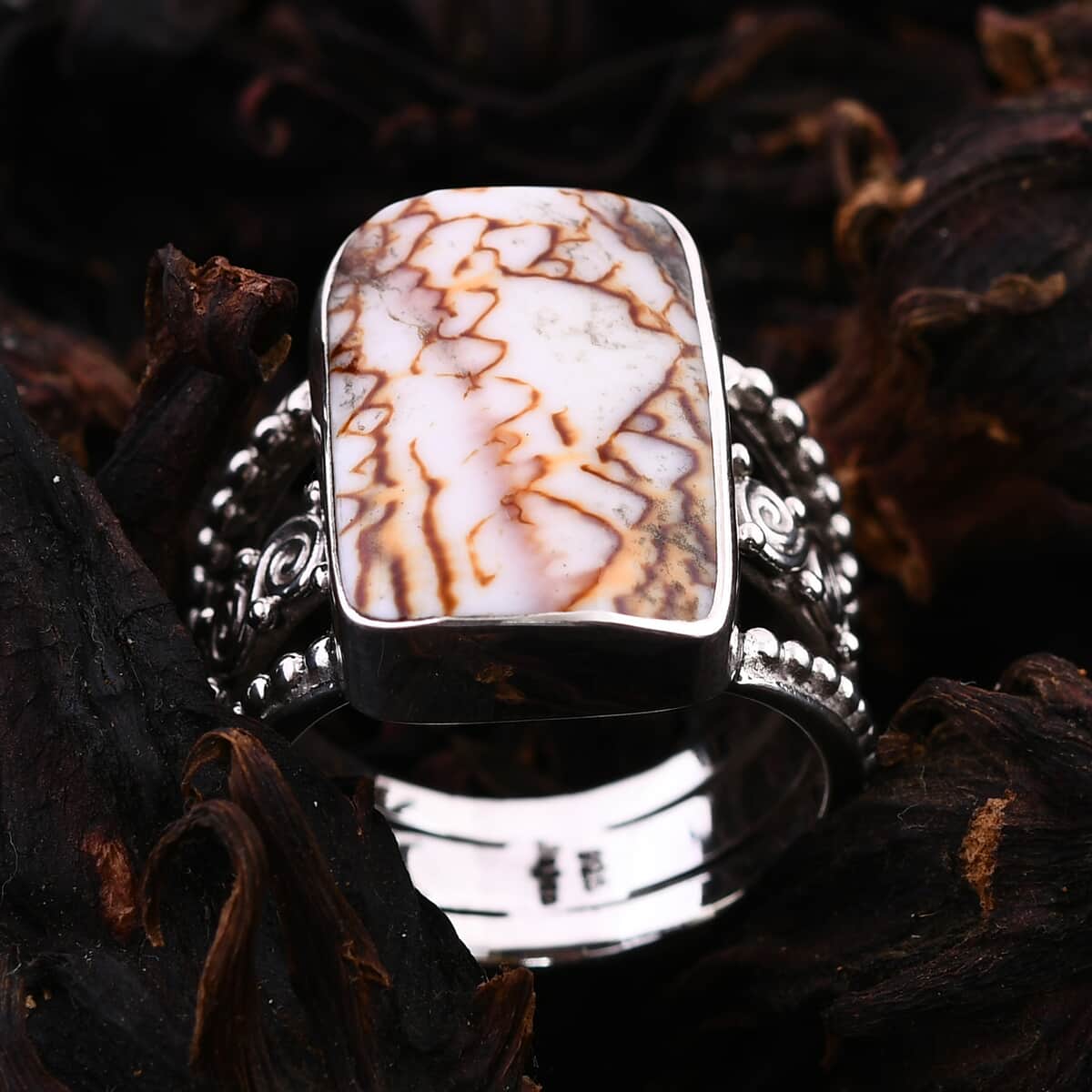 Sajen Silver African Shell Ring in Sterling Silver (Size 8.0) image number 1