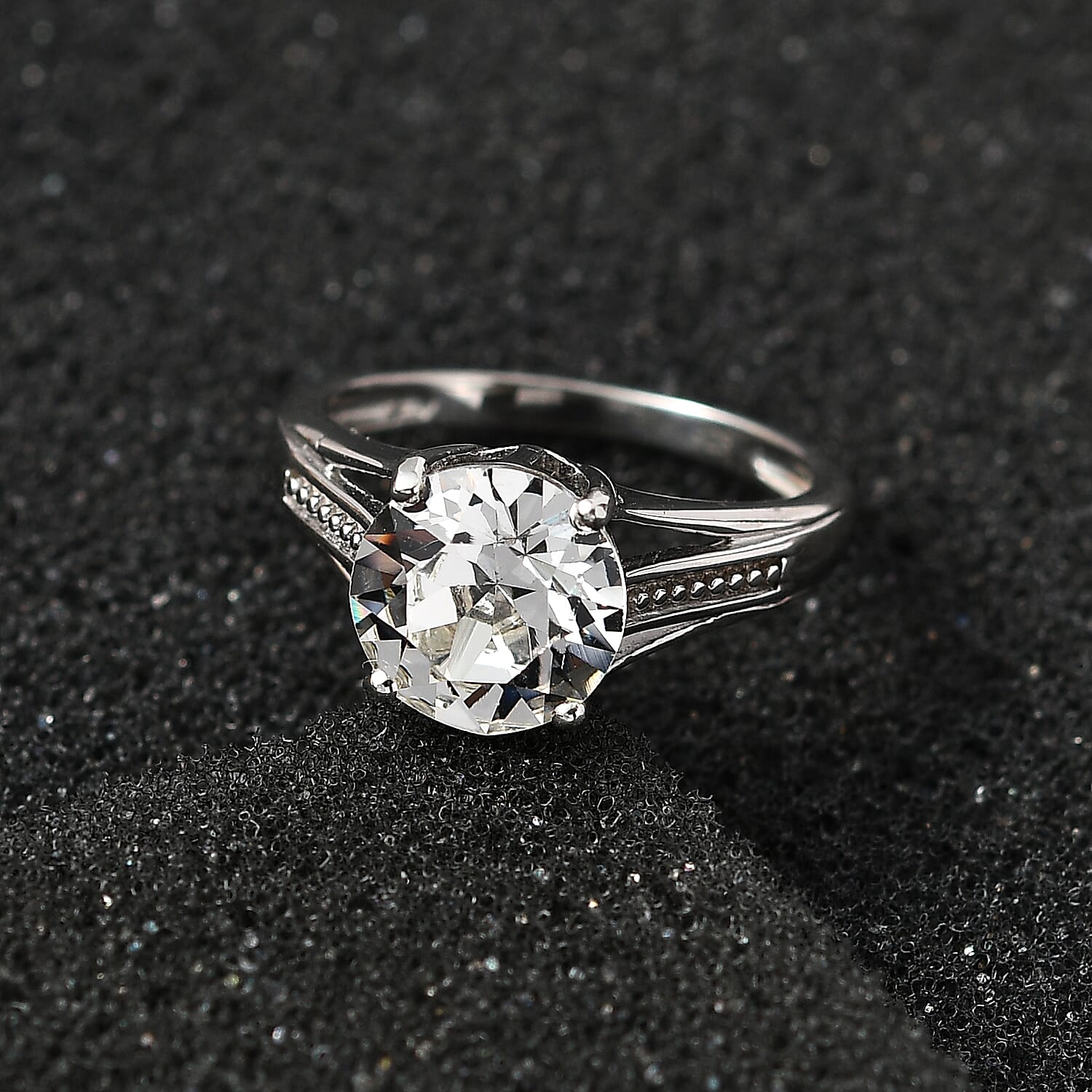 Designer Premium Austrian Crystal Solitaire Ring in Platinum Over Sterling Silver (Size 10.0)