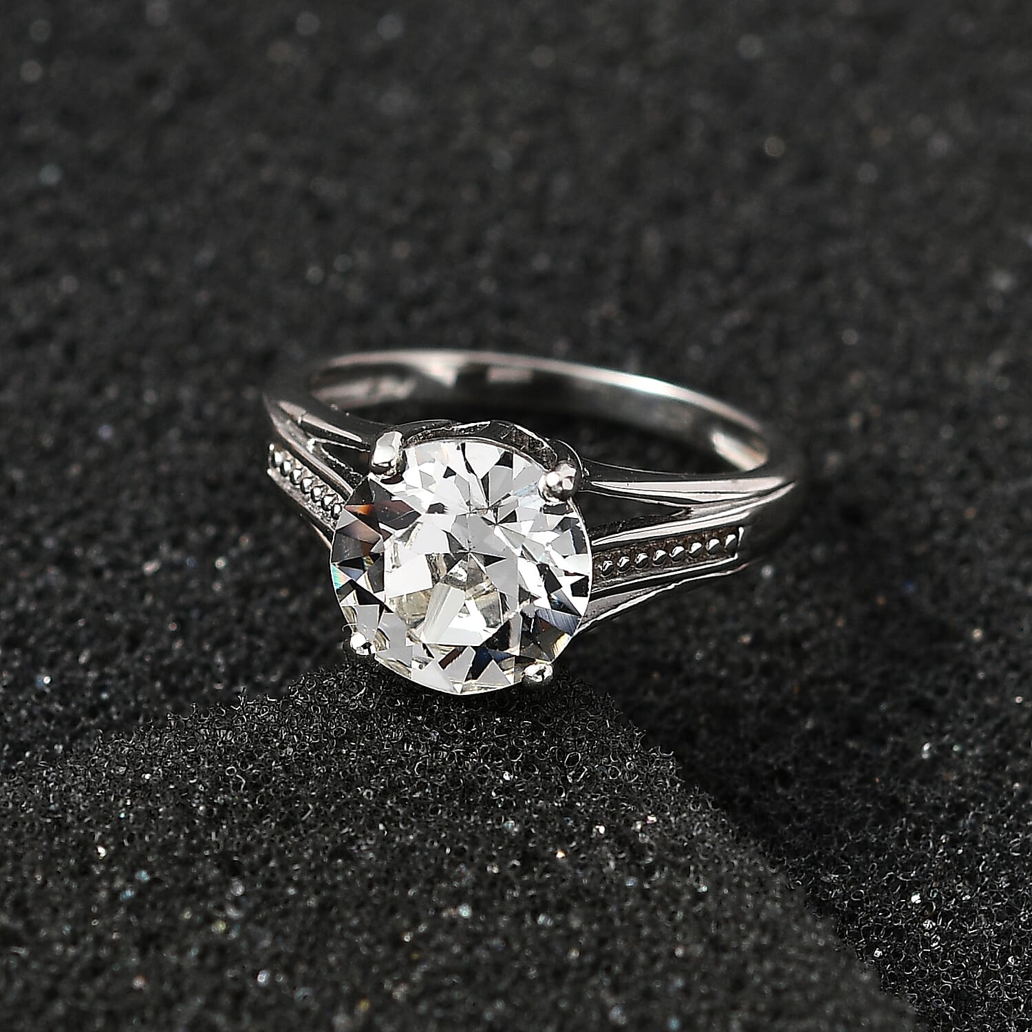 Designer Premium Austrian Crystal Solitaire Ring in Platinum Over Sterling Silver (Size 8.0)