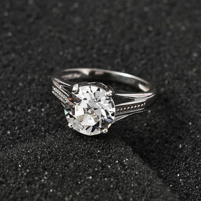 Designer Premium Austrian Crystal Solitaire Ring in Platinum Over Sterling Silver (Size 8.0)
