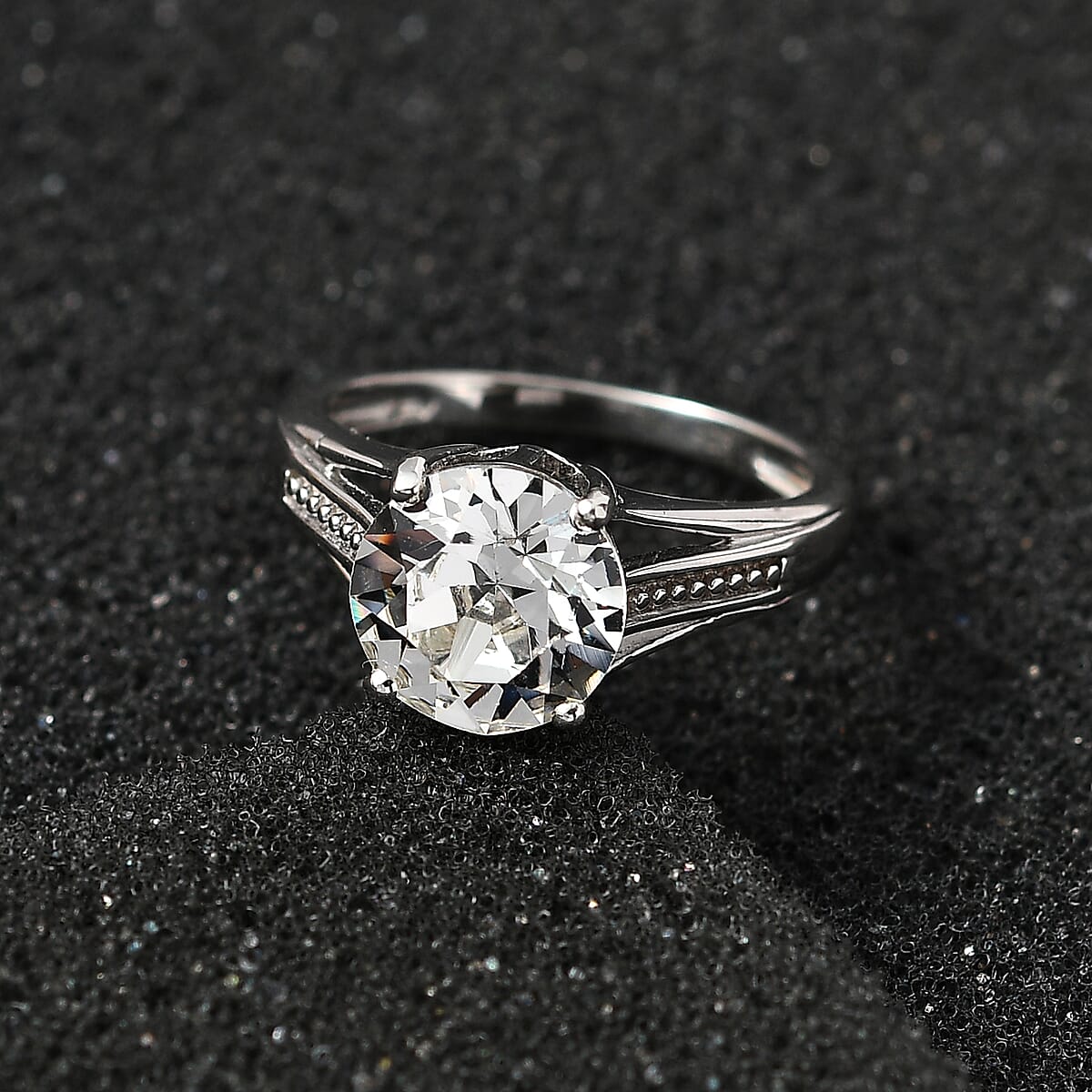 Designer Premium Austrian Crystal Solitaire Ring in Platinum Over Sterling Silver (Size 9.0) image number 1