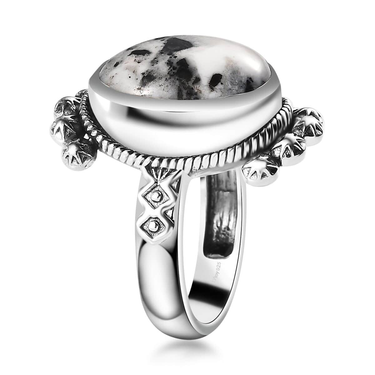 Artisan Crafted White Buffalo Solitaire Ring in Sterling Silver (Size 8.0) 9.50 ctw image number 3