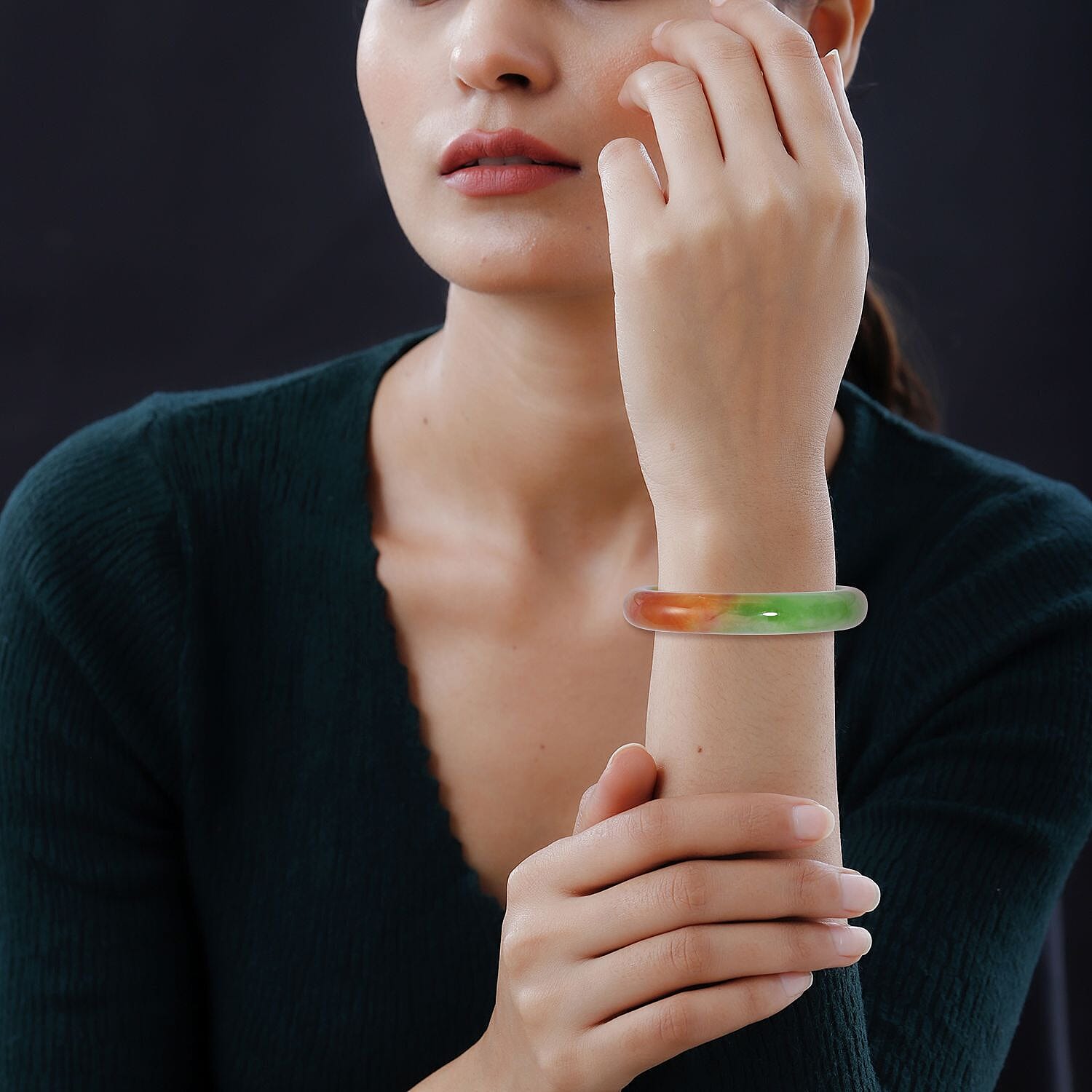 Multi Color Jade (D) 250.00 ctw Circle Bangle Bracelet (8.0 In)
