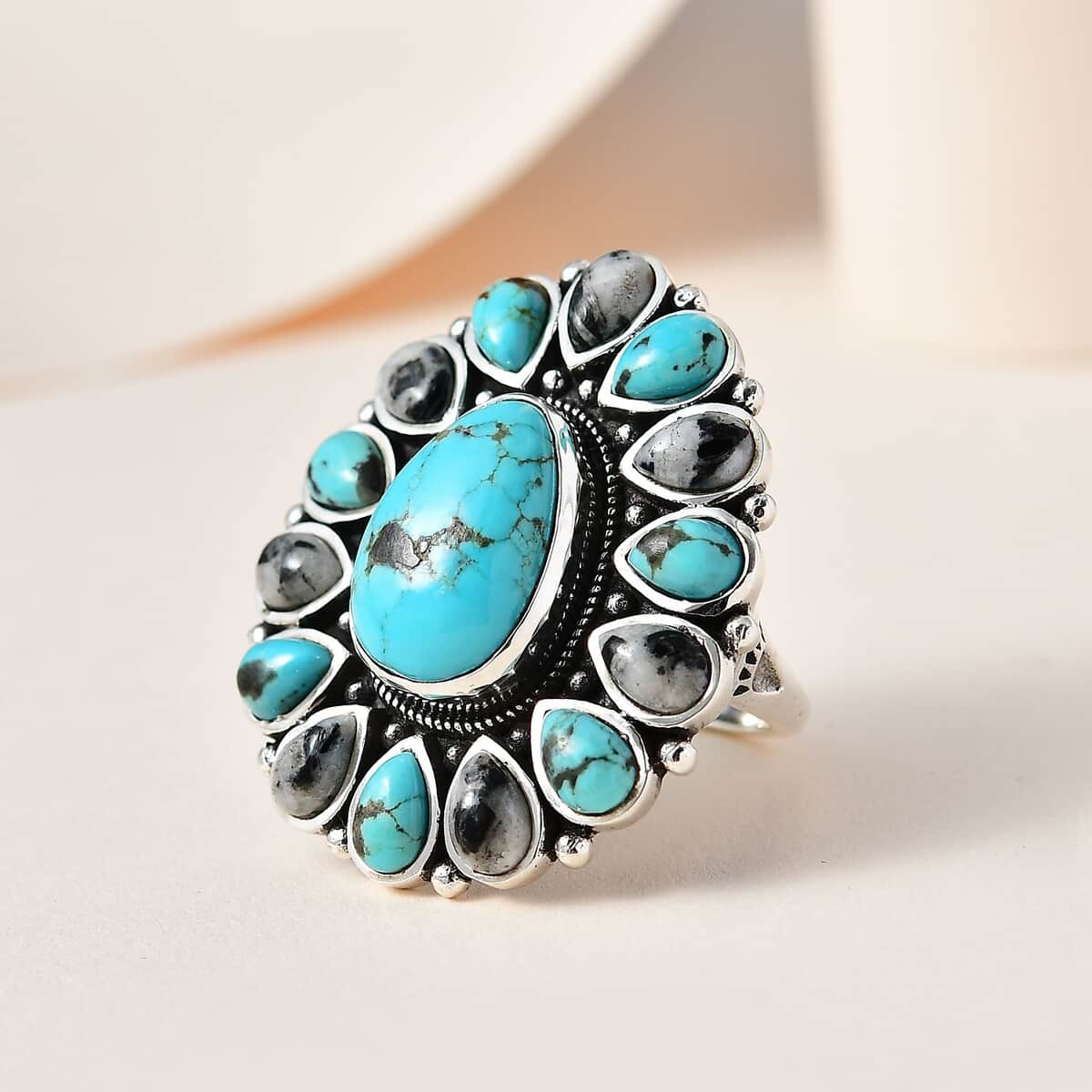 Artisan Crafted Sierra Nevada Turquoise and White Buffalo Halo Ring in Sterling Silver (Size 8.0) 12.90 ctw image number 1