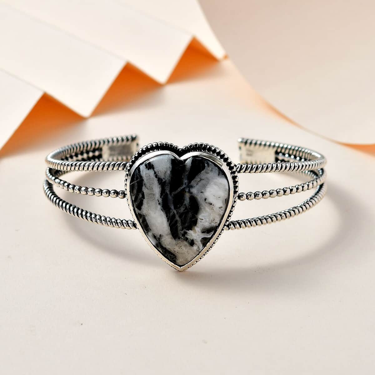 Artisan Crafted White Buffalo Heart Shape Cuff Bracelet in Sterling Silver 21.40 ctw image number 1