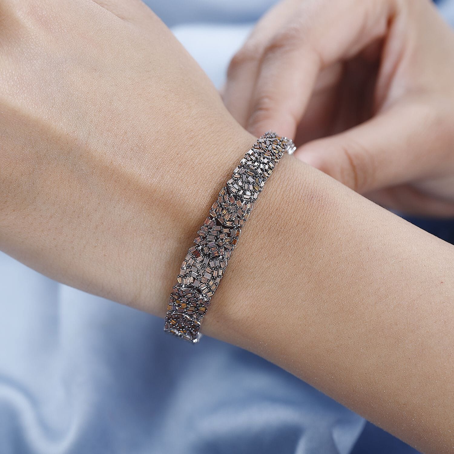 Red Diamond - Product card gallery slide 3 (10145217347867)