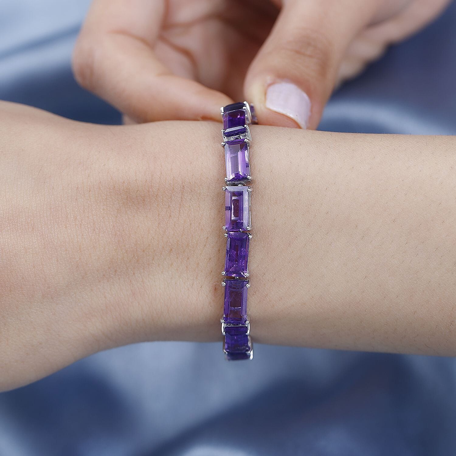 African Amethyst Tennis Bracelet in Platinum Over Sterling Silver (6.50 In) 26.25 ctw