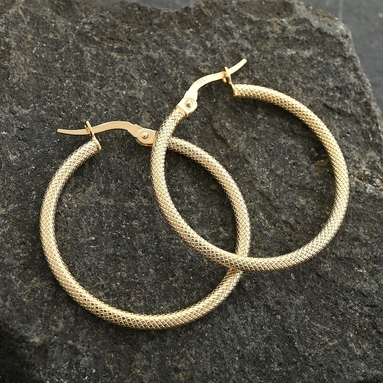 Italian 10K Yellow Gold Diamond-cut Hoop Earrings 1.35 Grams