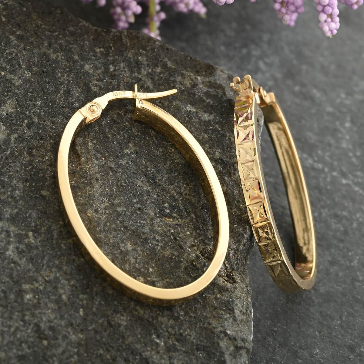 Italian 10K Yellow Gold Oval Hoop Earrings 1.70 Grams image number 1