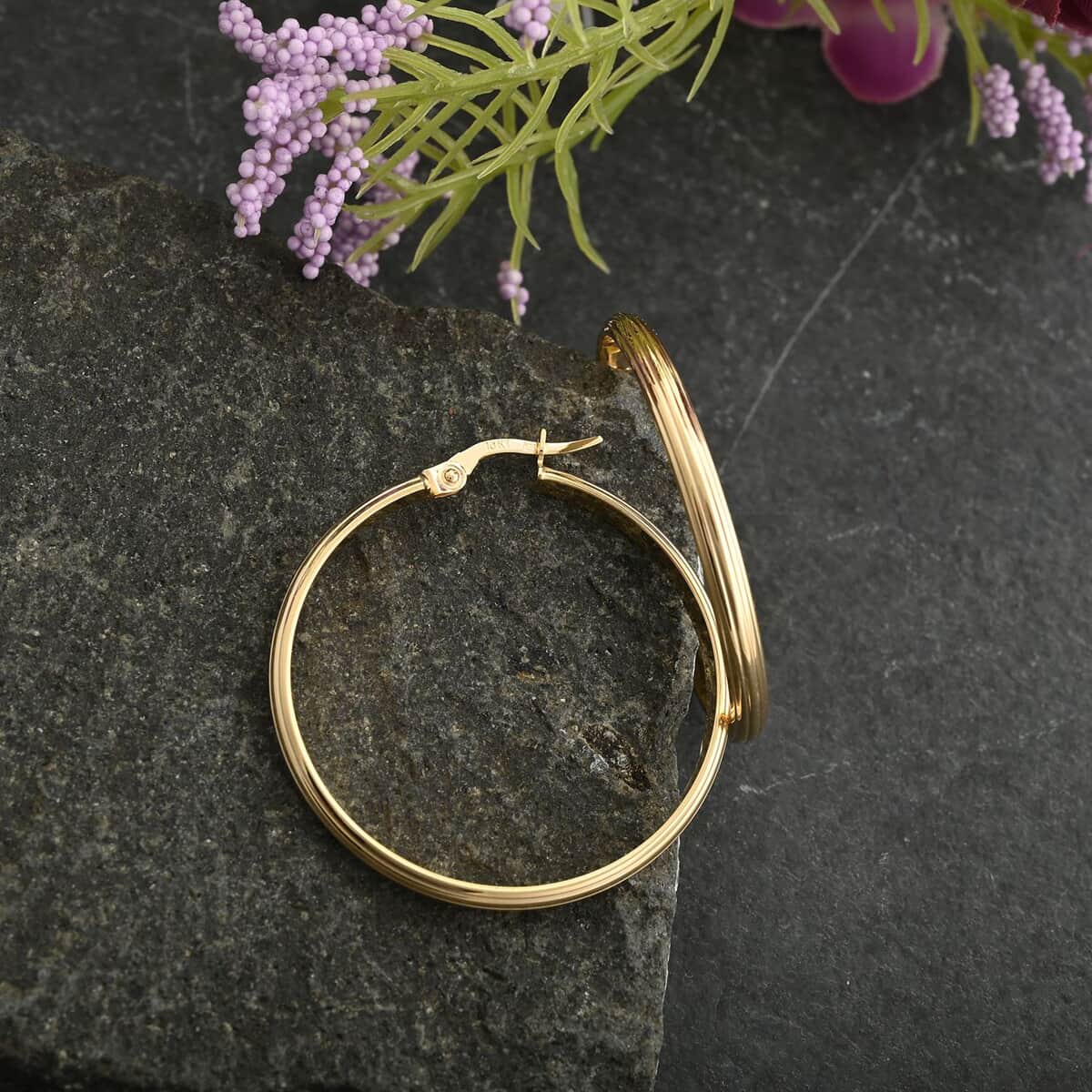 Italian 10K Yellow Gold Hoop Earrings 1.65 Grams image number 1