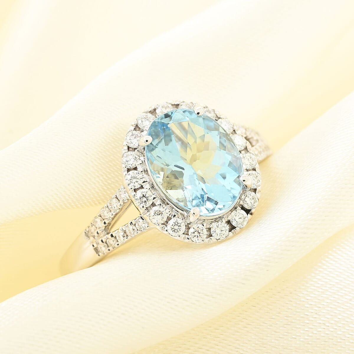 Certified & Appraised Iliana AAA Santa Maria Aquamarine and G-H SI Diamond 2.00 ctw Ring in 18K White Gold (Size 9.5) image number 1
