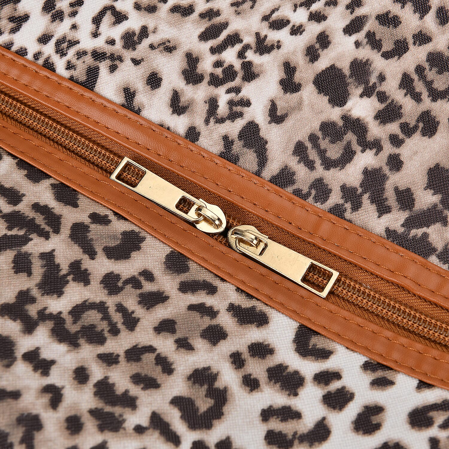 Brown Leopard Head Print Faux Leather Travel Bag (21.7x13x8.3) with Handle Drops (5.5)
