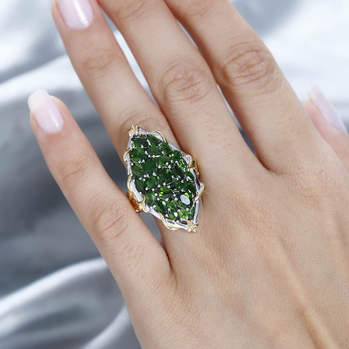 Chrome Diopside Elongated Ring in 14K YG and Platinum Over Sterling Silver (Size 7.0) 4.75 ctw image number 2