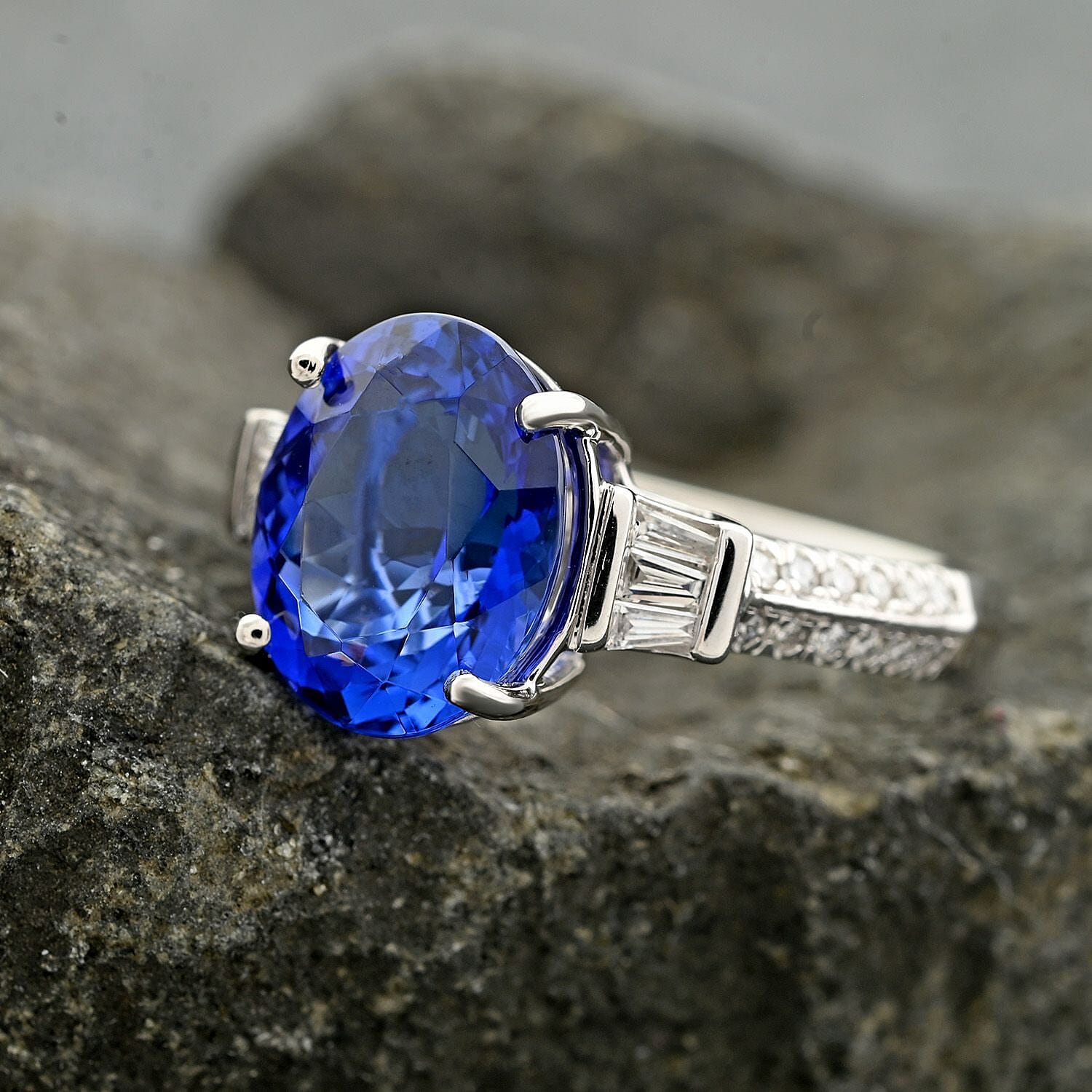 Certified and Appraised Rhapsody AAAA Tanzanite and E-F VS Diamond 4.15 ctw Ring in 950 Platinum (Size 6.0) 6.73 Grams