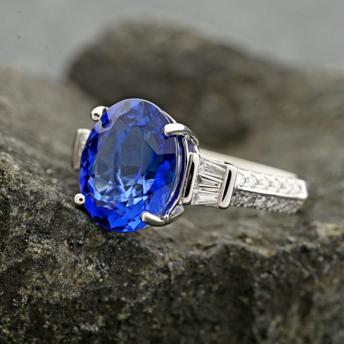 Certified & Appraised Rhapsody AAAA Tanzanite and E-F VS Diamond 4.15 ctw Ring in 950 Platinum (Size 7.0) 6.73 Grams image number 1