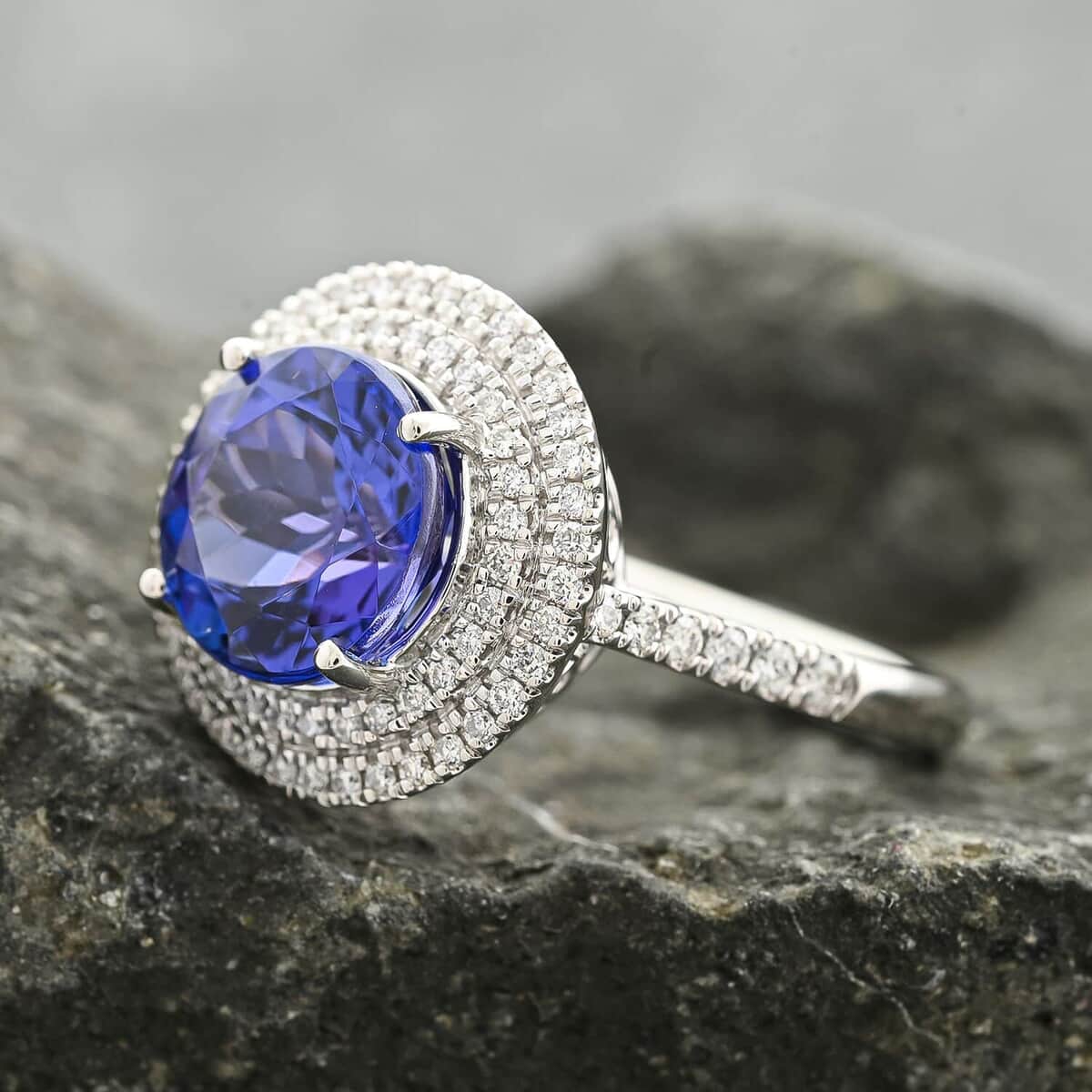 Certified & Appraised Rhapsody 950 Platinum AAAA Tanzanite and E-F VS Diamond Ring 7.10 Grams 3.50 ctw image number 1