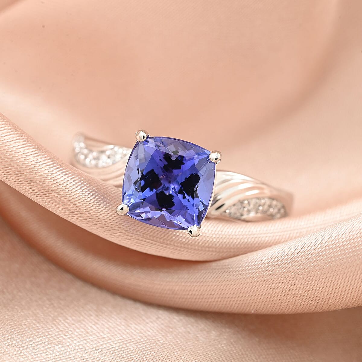 Certified & Appraised Rhapsody 950 Platinum AAAA Tanzanite and E-F VS Diamond Ring (Size 8.0) 8.15 Grams 2.85 ctw image number 1