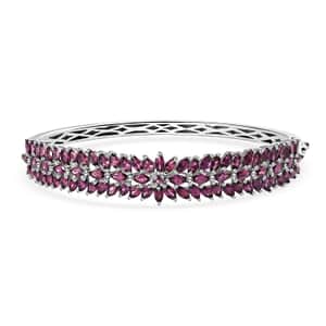 Orissa Rhodolite Garnet Floral Spray Bangle Bracelet in Platinum Over Sterling Silver (8.00 In) 14.10 ctw