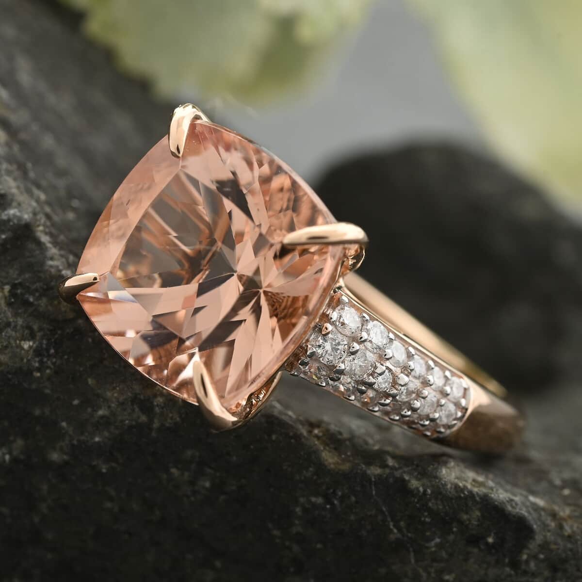 Luxoro 14K Rose Gold AAA Marropino Morganite and G-H I2 Diamond Ring (Size 8.0) 6.80 ctw image number 1