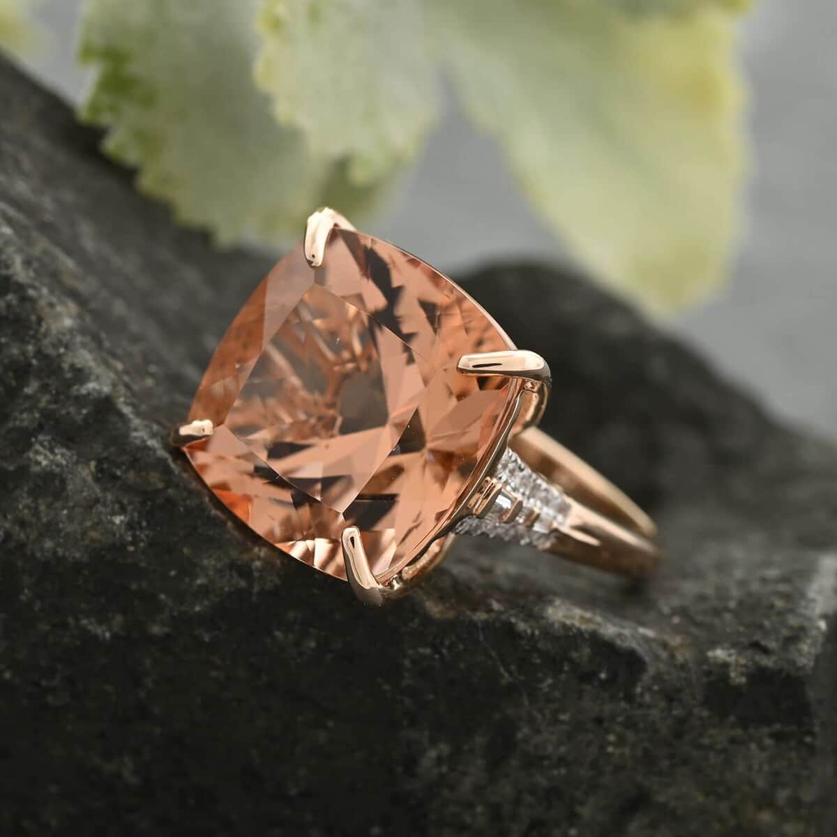 Luxoro 14K Rose Gold AAAA Marropino Morganite and G-H I2 Diamond Ring (Size 6.0) 4.65 Grams 13.25 ctw image number 1