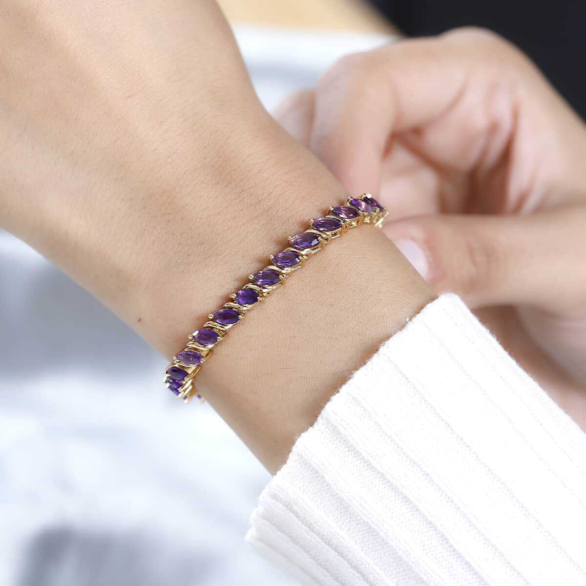 Premium African Amethyst Tennis Bracelet in Vermeil Yellow Gold Over Sterling Silver (7.25 In) 7.65 ctw image number 2