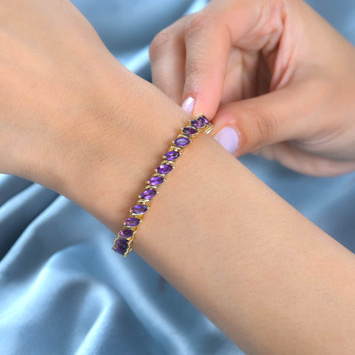 Premium African Amethyst Tennis Bracelet in Vermeil Yellow Gold Over Sterling Silver (8.00 In) 8.50 ctw image number 2