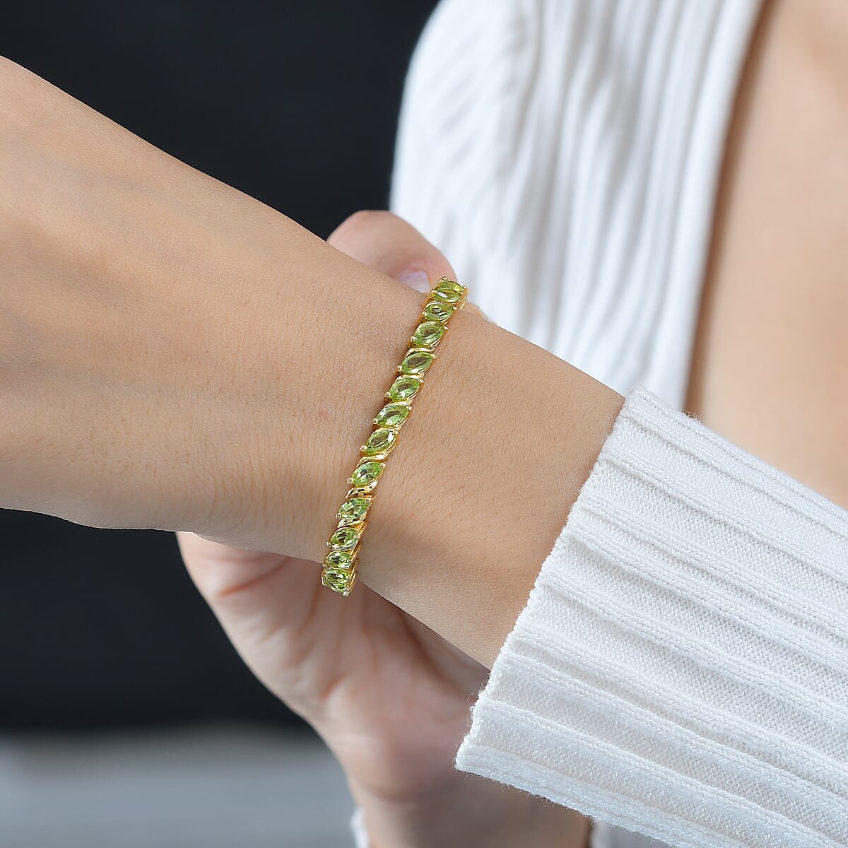 D'Joy Premium Peridot Tennis Bracelet in Vermeil Yellow Gold Over Sterling Silver (8.00 In) 10.40 ctw image number 2