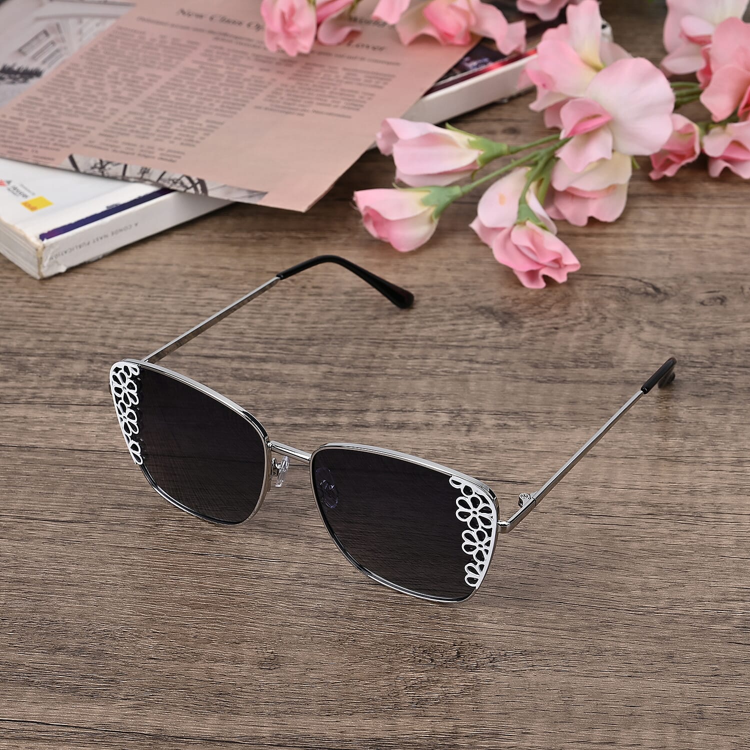Flower Design UV400 Polarized Sunglass with Storage Bag- Gray