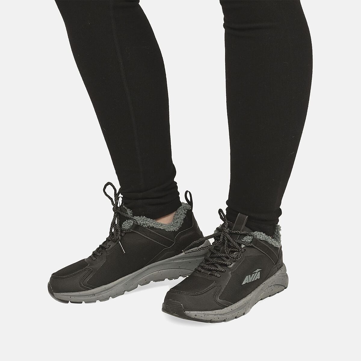Avia Black and Gray Canyon 2.0 Women's Tennis Shoe (Size 7.50) image number 0