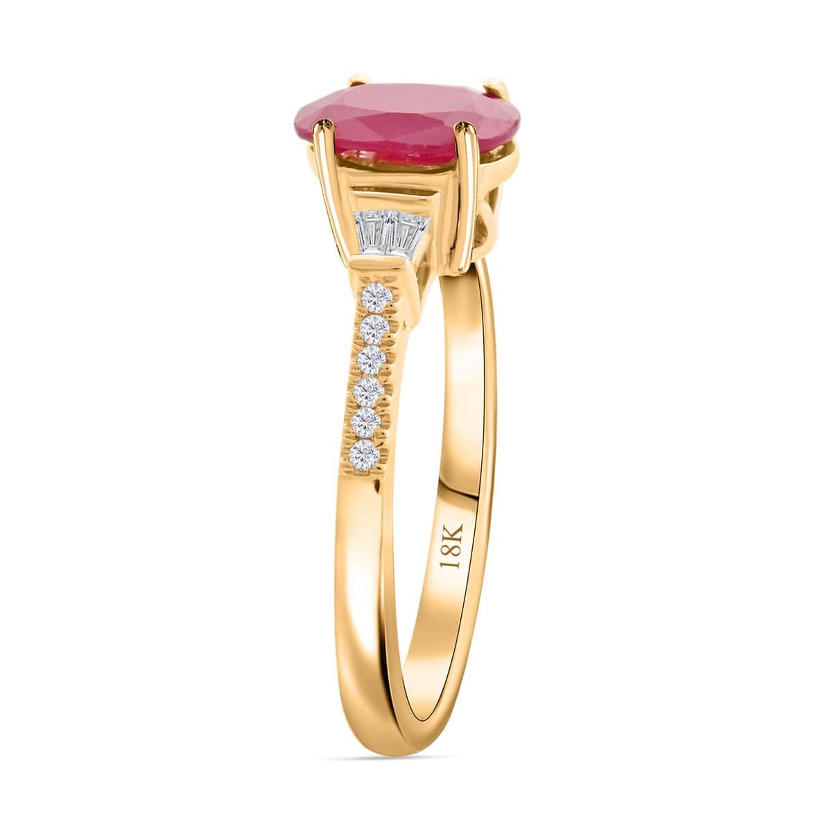 Certified & Appraised Iliana 18K Yellow Gold AAA Montepuez Ruby and G-H SI Diamond Ring (Size 6.0) 1.60 ctw image number 3