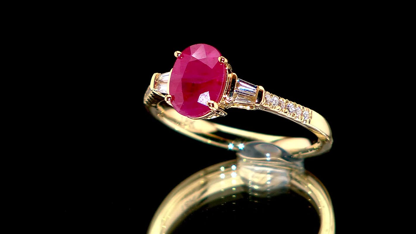 Certified & Appraised Iliana AAA Royal Ruby and G-H SI Diamond 1.60 ctw Ring in 18K Yellow Gold