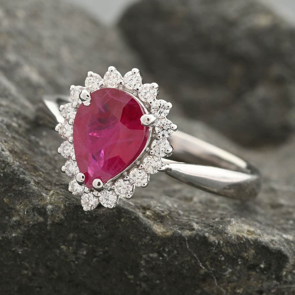 Certified & Appraised Iliana 18K White Gold AAA Montepuez Ruby and G-H SI Diamond Halo Ring (Size 7.0) 1.50 ctw image number 1