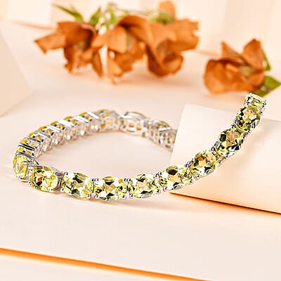 AAA Green Gold Quartz 26.45 ctw Cluster Bracelet in Rhodium Over Sterling Silver (7.5 In) (10.81 g)