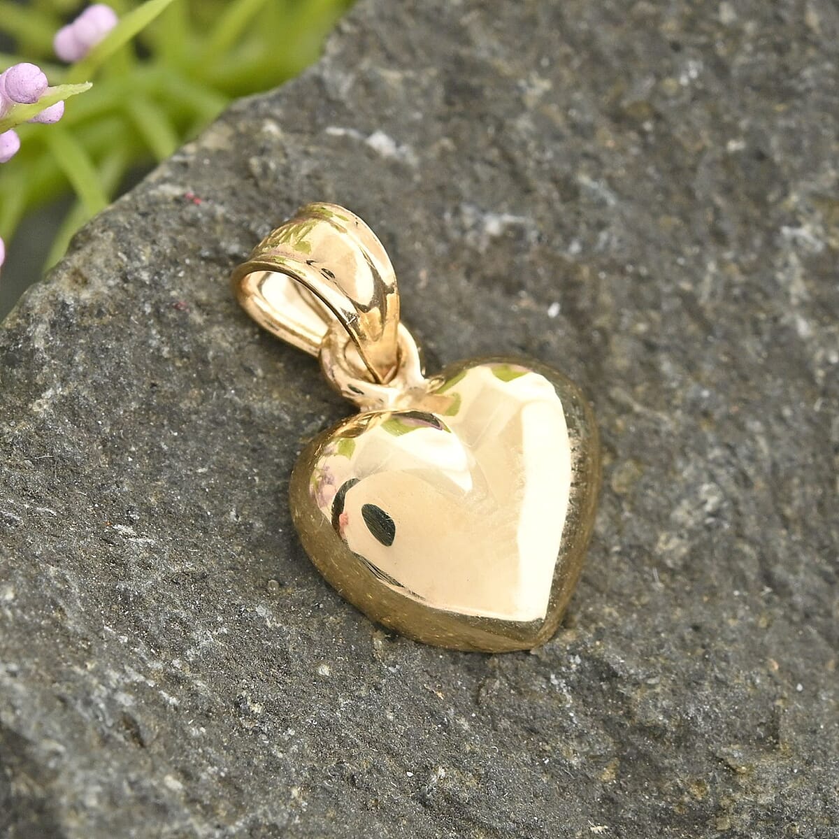 Made in America 10K Yellow Gold Heart Pendant without Chain 0.70 Grams image number 1