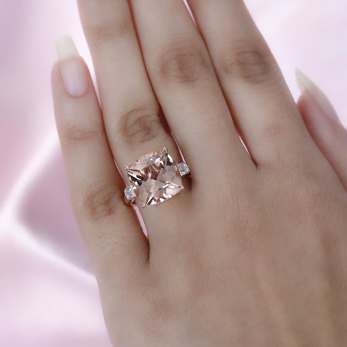 Luxoro 10K Rose Gold Premium Marropino Morganite and G-H I2 Diamond Ring (Size 8.0) 4.85 Grams 8.10 ctw image number 2